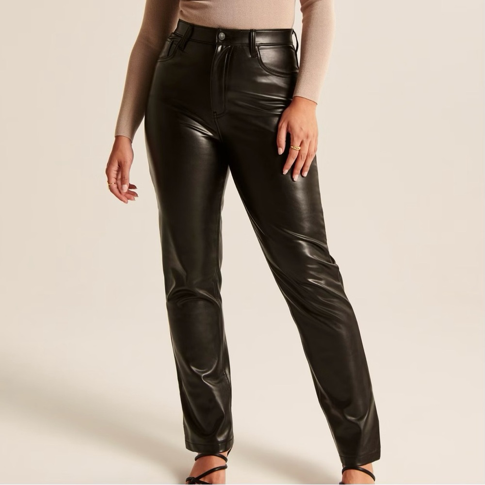 Abercrombie & Fitch Curve Love Vegan Leather 90s Straight Ultra High Rise Pants